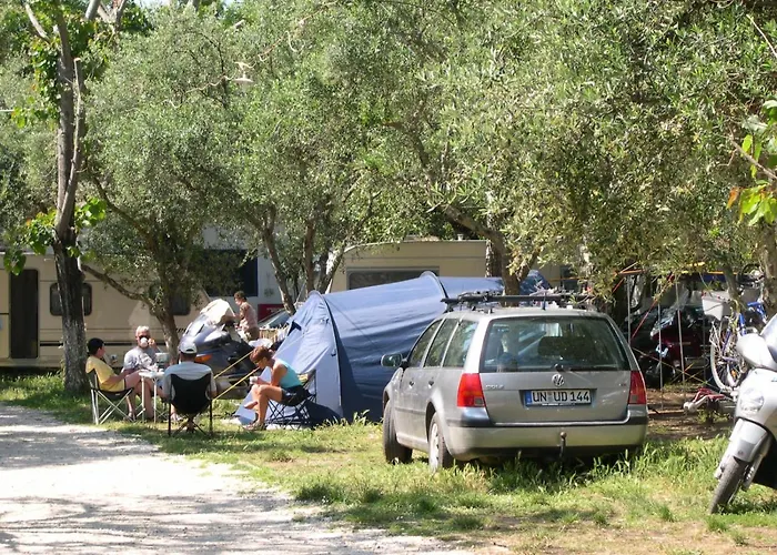 Camping Kato Alissos אתר קמפינג *